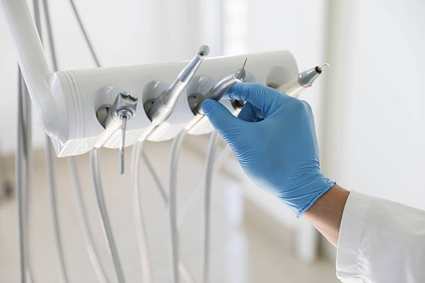 Professional Emergency Dentist technician working in Glasgow, KY